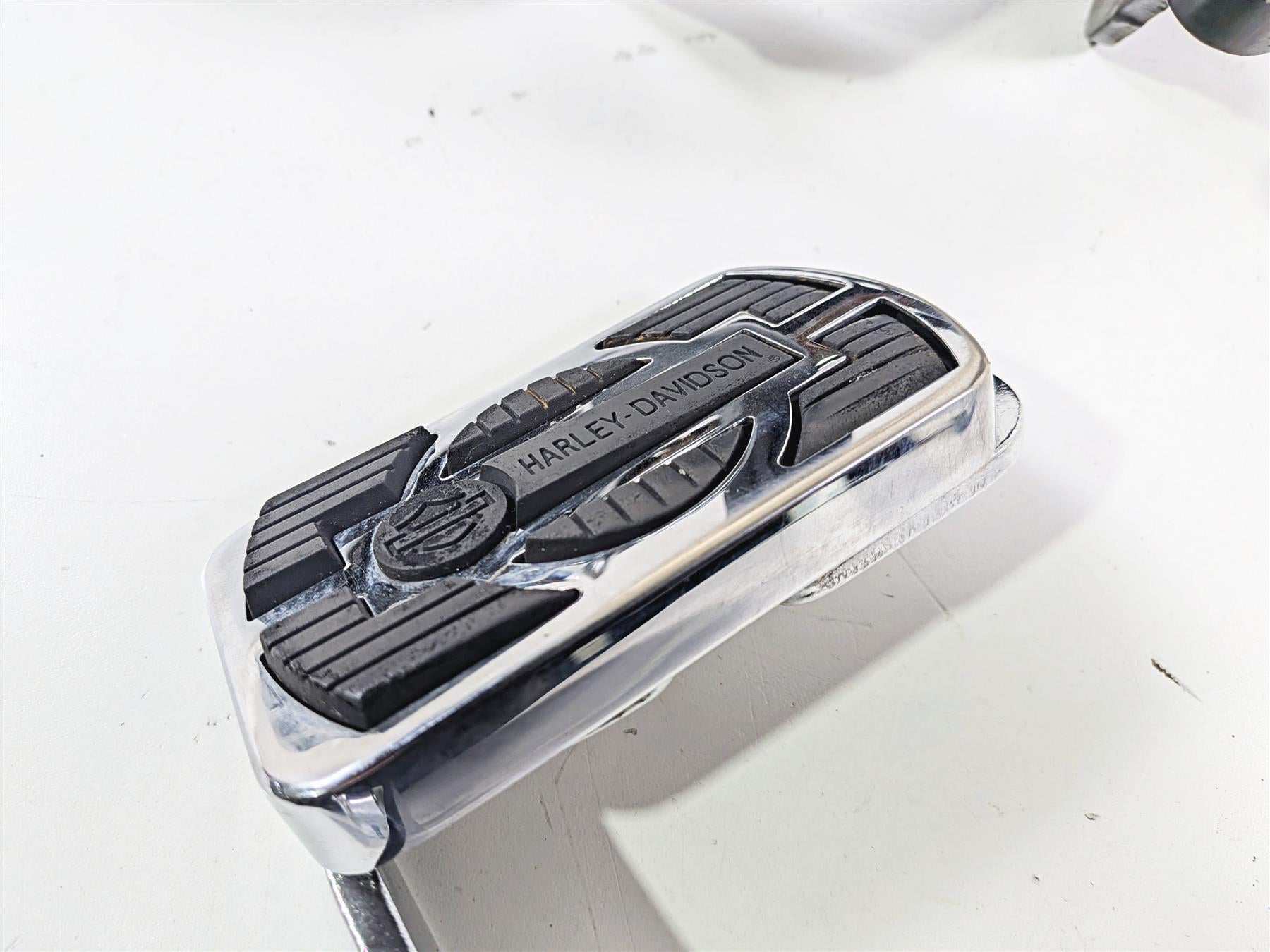 2000 Harley Touring FLHRCI Road King Front Rider Floor Board Set 50622-83C {{ shop.shopifyCountryName }} - Mototech271