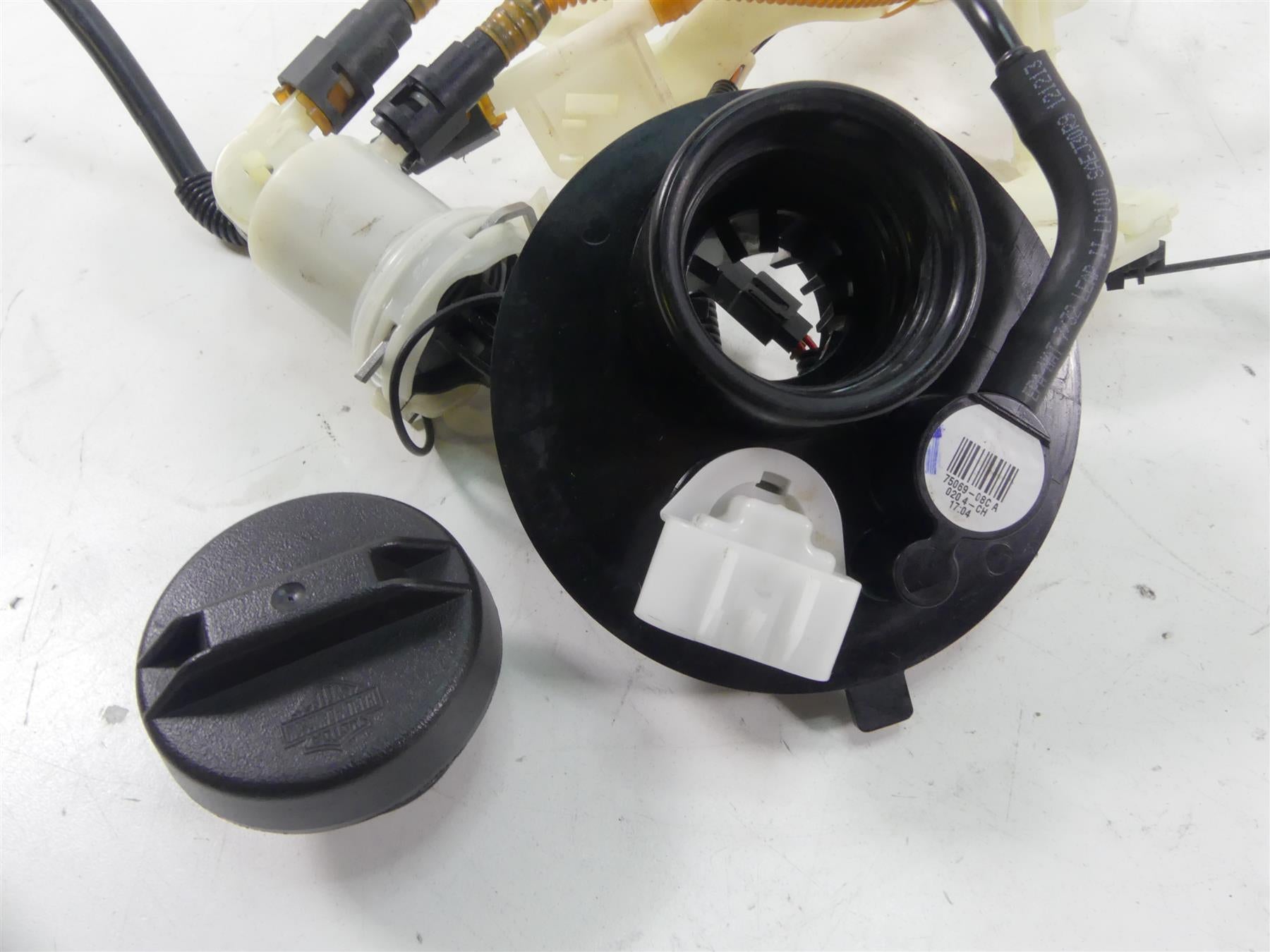 2014 Harley Touring FLHTK Electra Glide Fuel Gas Petrol Pump -Tested 75069-08 {{ shop.shopifyCountryName }} - Mototech271