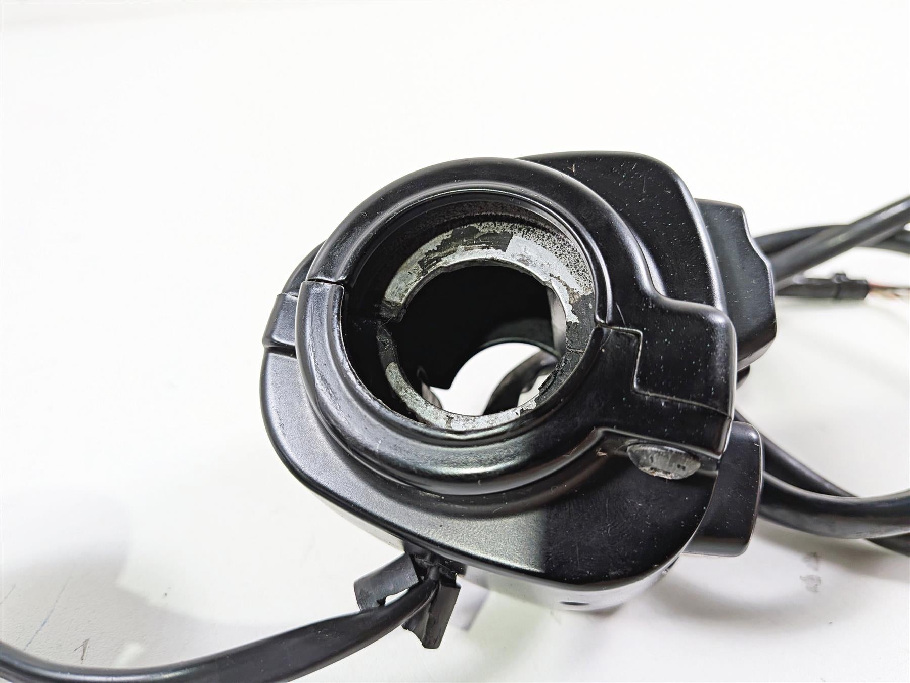 2012 Harley Softail FLSTF Fat Boy Left Hand Control Switch + Blinker 72943-12A {{ shop.shopifyCountryName }} - Mototech271