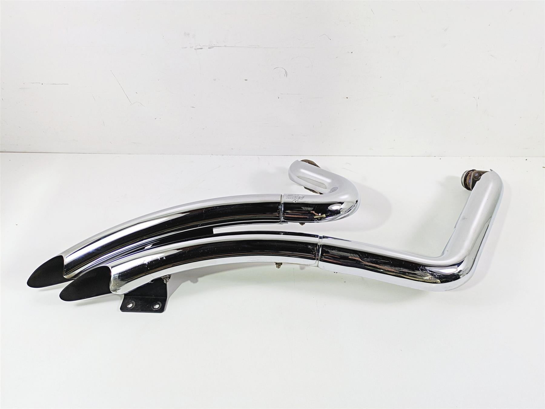 2004 Harley Softail FXSTDI Deuce Vance Hines Big Radius Exhaust System 26079