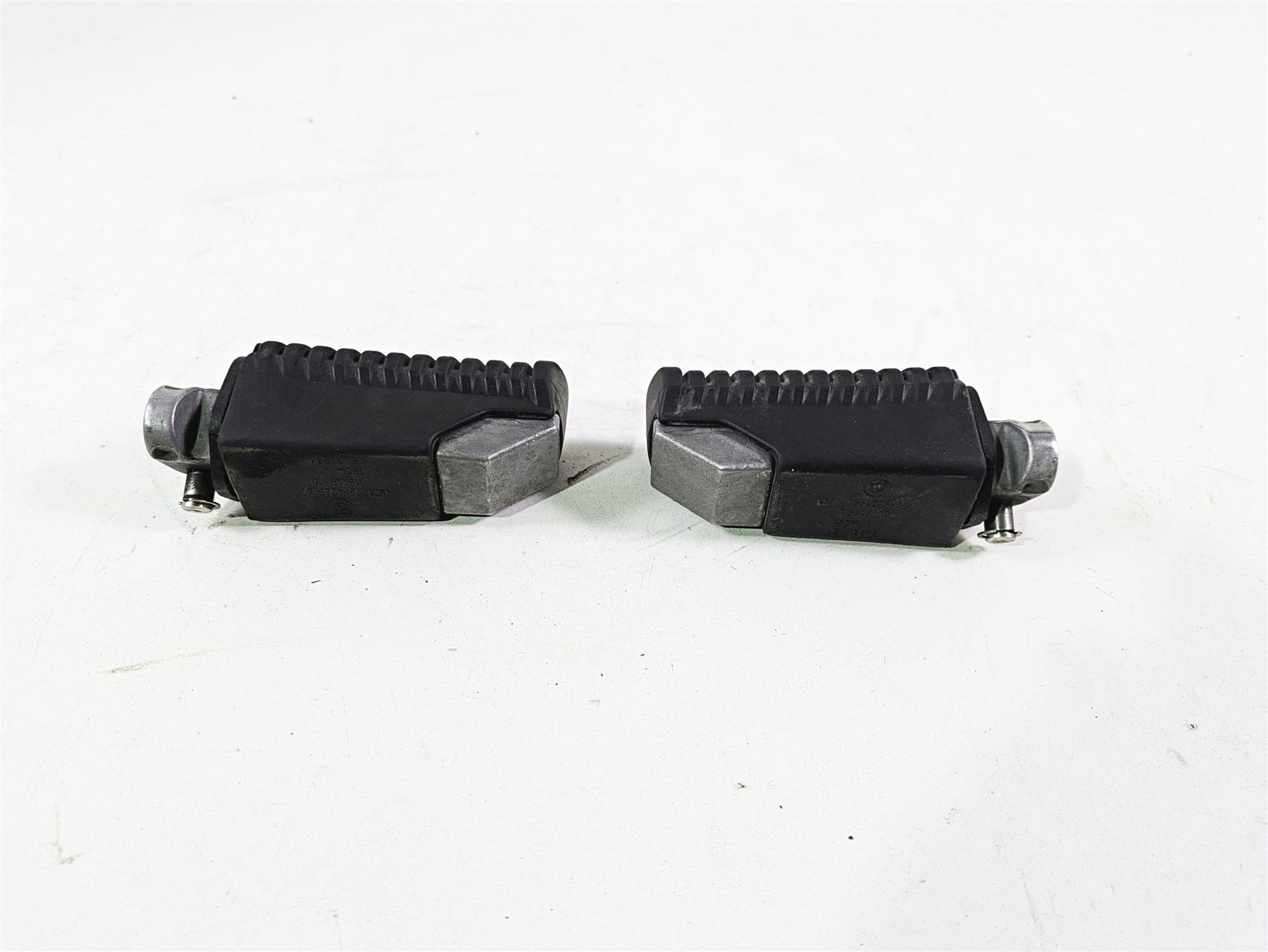 2009 BMW R1200GS K255 Adv Rear Passenger Foot Peg Set 46712310403 46712310404 {{ shop.shopifyCountryName }} - Mototech271