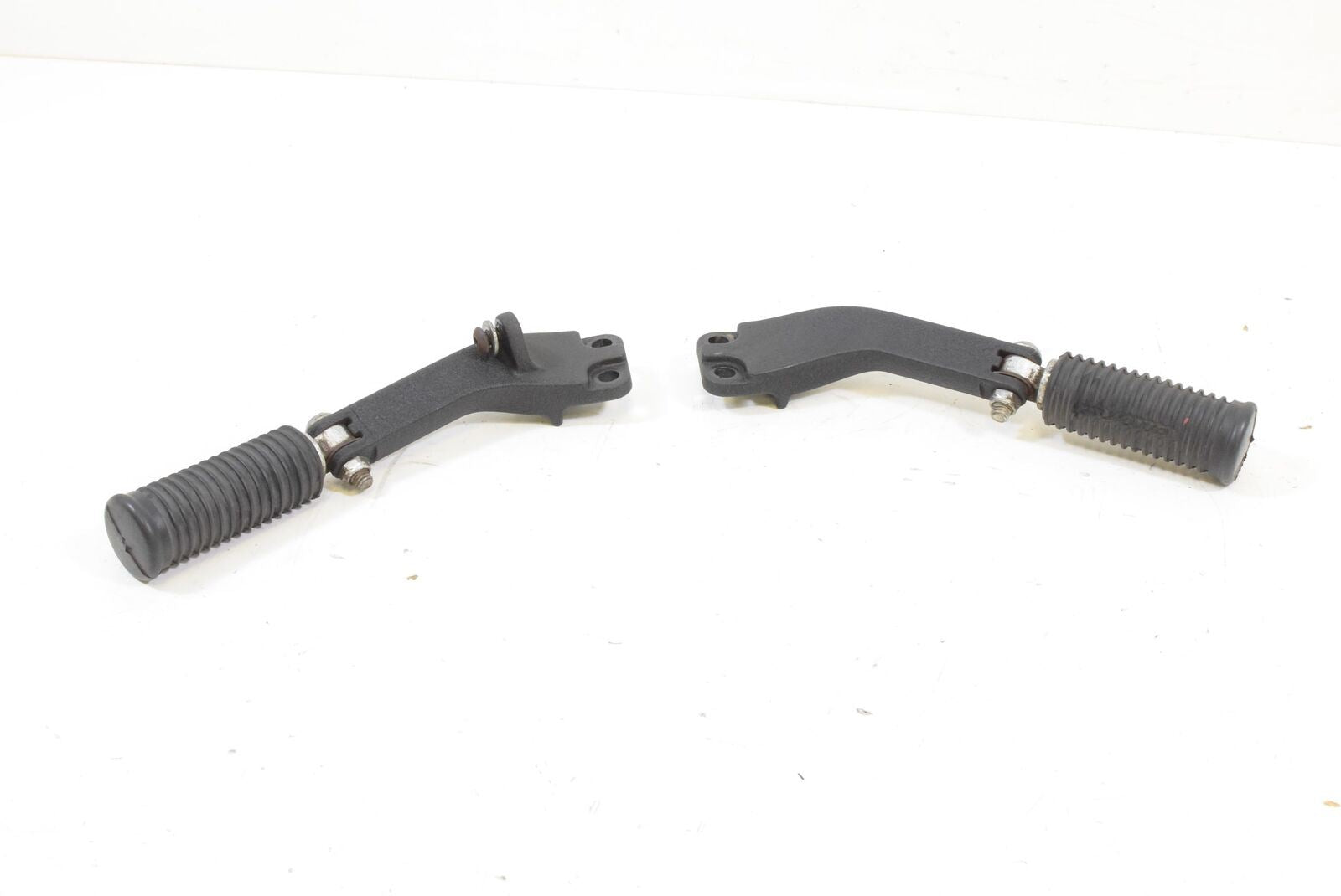 2014 Harley FLD Dyna Switchback 103 Passenger Footpeg Set 49224-06A {{ shop.shopifyCountryName }} - Mototech271