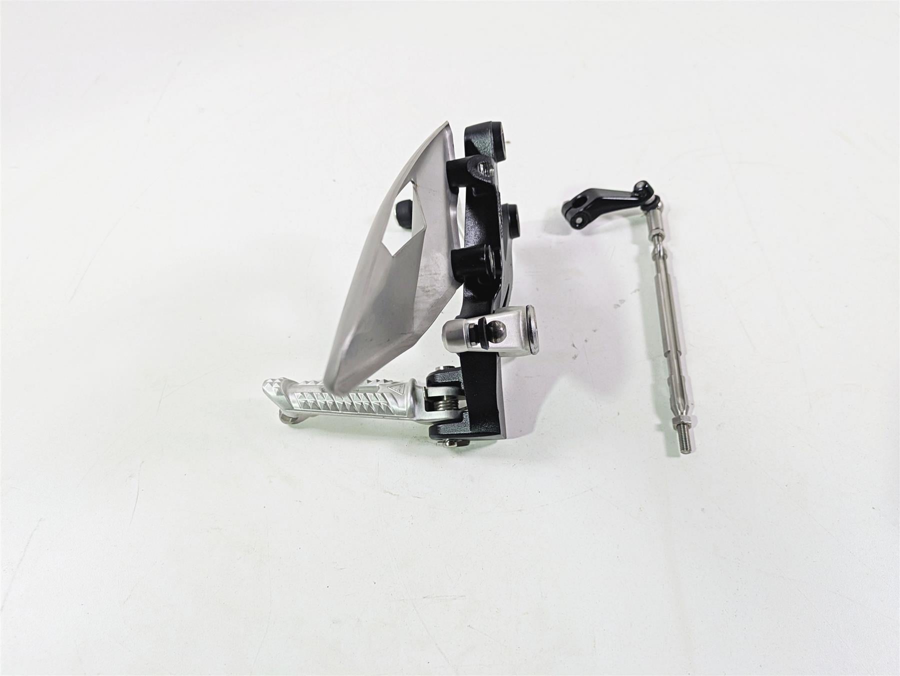 2024 Triumph Street Triple 765 R Left Rider Footpeg + Shifter & Links T2088025 {{ shop.shopifyCountryName }} - Mototech271