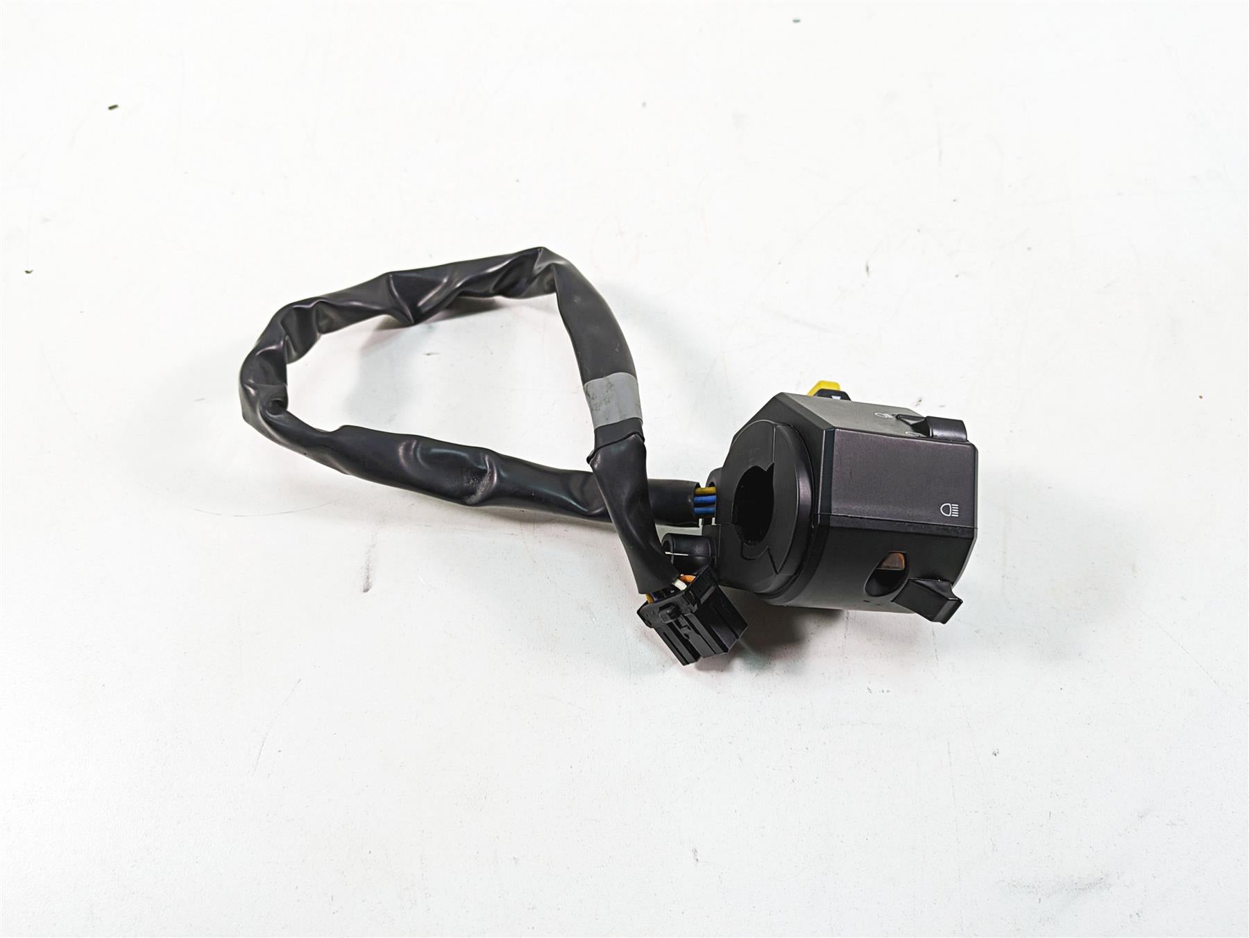 2008 Buell 1125 R Left Hand Turn Signal Blinker Horn Control Switch N0159.TB {{ shop.shopifyCountryName }} - Mototech271