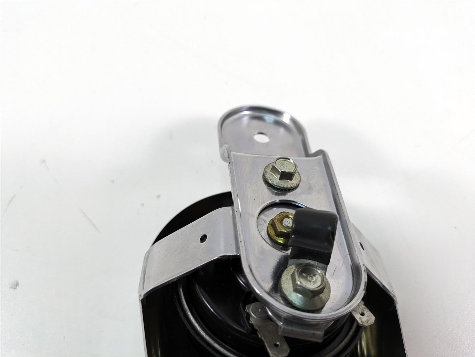 2006 Harley Touring FLHTCUI Electra Glide Horn & Chrome Cover 61300478A {{ shop.shopifyCountryName }} - Mototech271