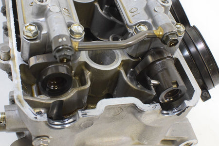 2005 Suzuki GSX1300 R Hayabusa Perfect Cylinderhead Cylinder Head 18K 11100-24F0 {{ shop.shopifyCountryName }} - Mototech271