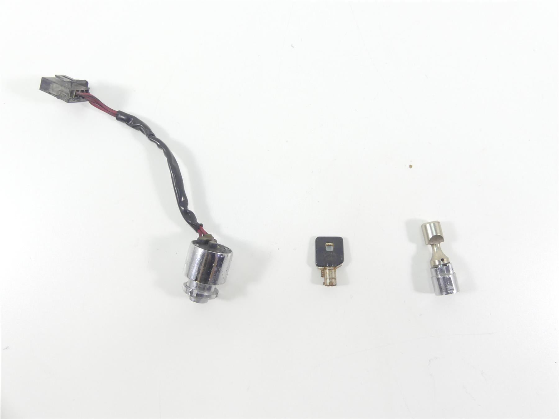 1999 Harley Dyna FXDS Convertible Ignition Switch Steering Lock Key Set 71421-94 {{ shop.shopifyCountryName }} - Mototech271