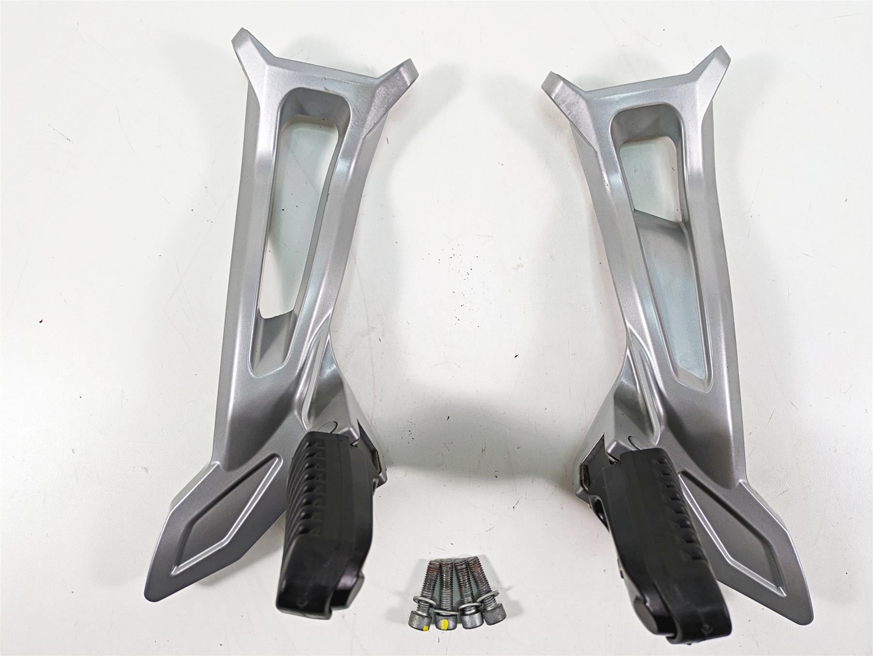 2020 Moto Guzzi V85 TT Adventure Rear Passenger Footpeg Rest Set 2B005628 {{ shop.shopifyCountryName }} - Mototech271