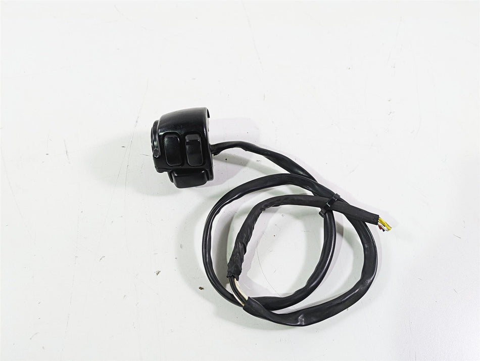 2008 Harley FLSTSB Cross Bones Left Hand Control Switch -No Plug 71682-06A {{ shop.shopifyCountryName }} - Mototech271