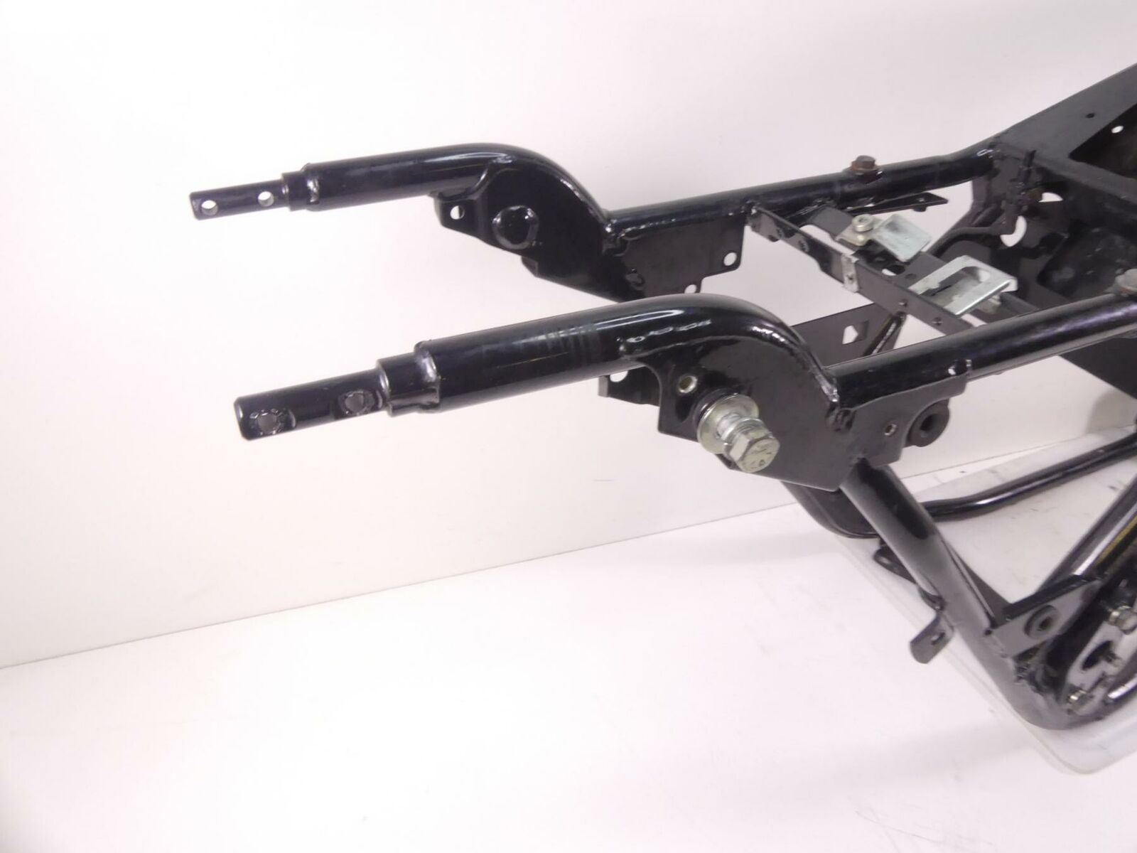 2005 Harley Touring CVO FLHTCSE Electra Glide Straight Main Frame -Slvg 47900-0 {{ shop.shopifyCountryName }} - Mototech271