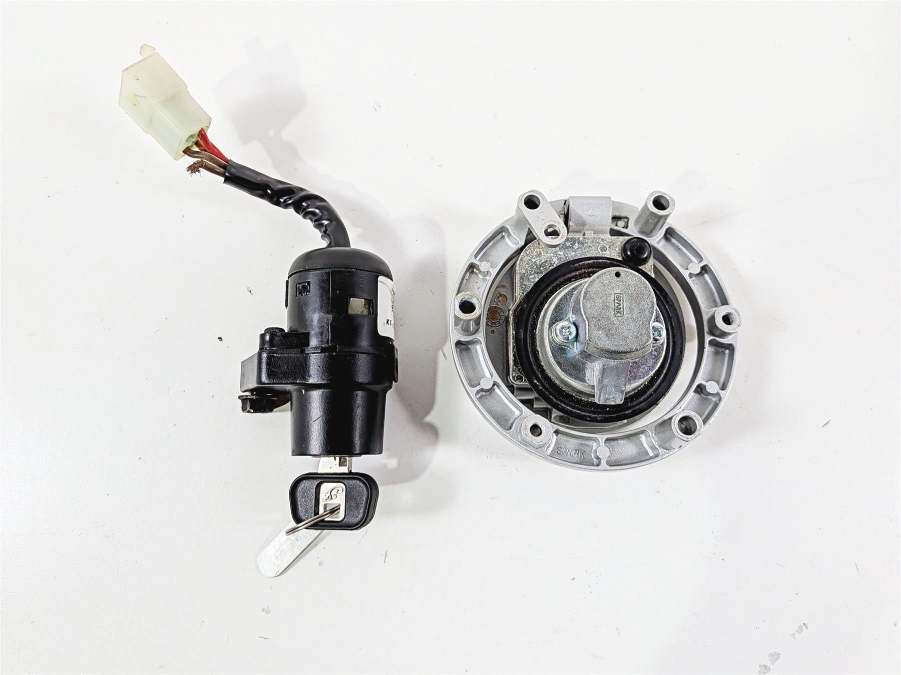 2021 Indian Scout 1200 Ignition Switch Gas Cap Key Lock Set -READ 4016935 {{ shop.shopifyCountryName }} - Mototech271