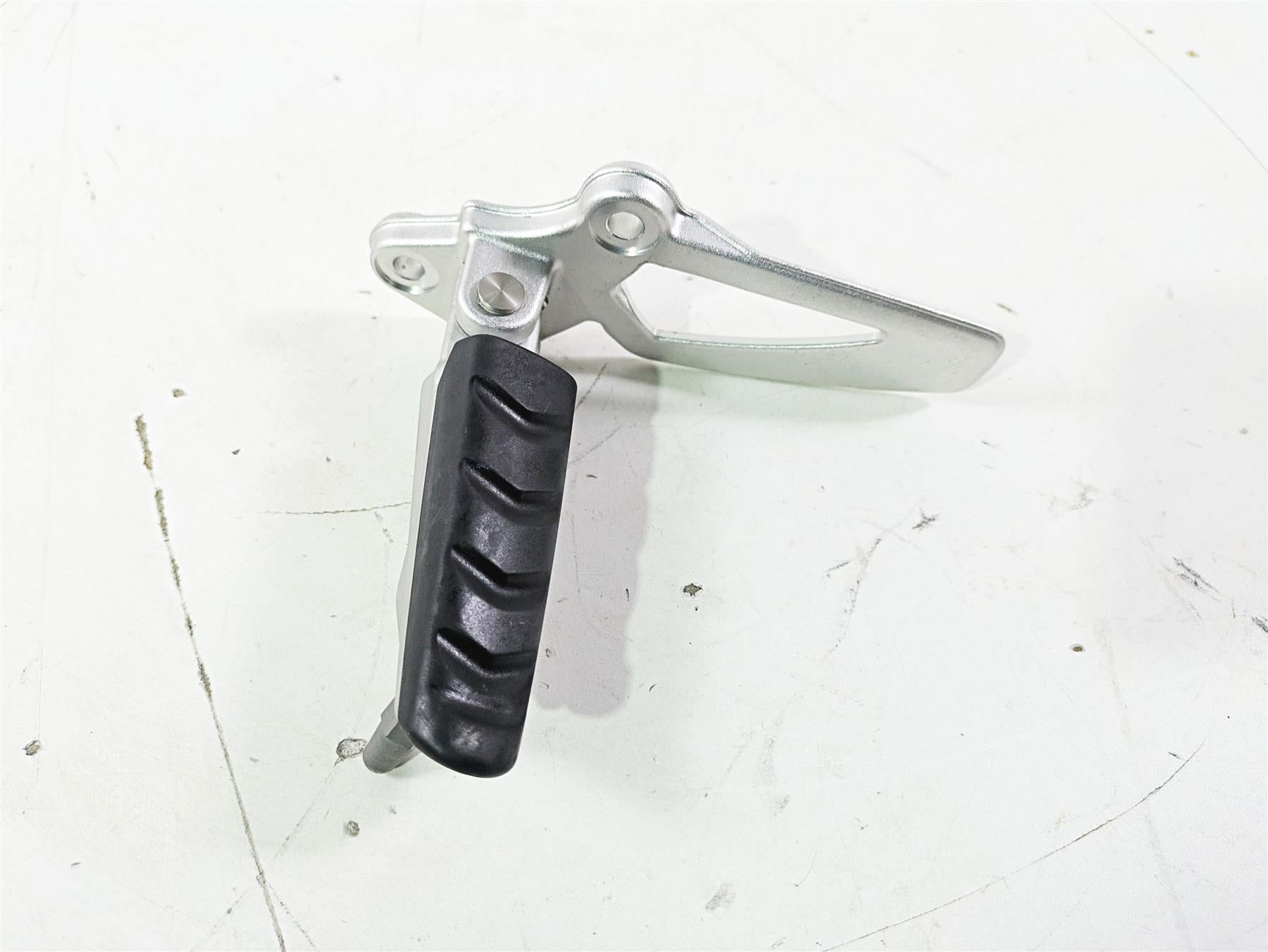 2015 BMW R nineT K21 Left Driver Rider Footpeg Foot Peg Rest 46717671077 {{ shop.shopifyCountryName }} - Mototech271