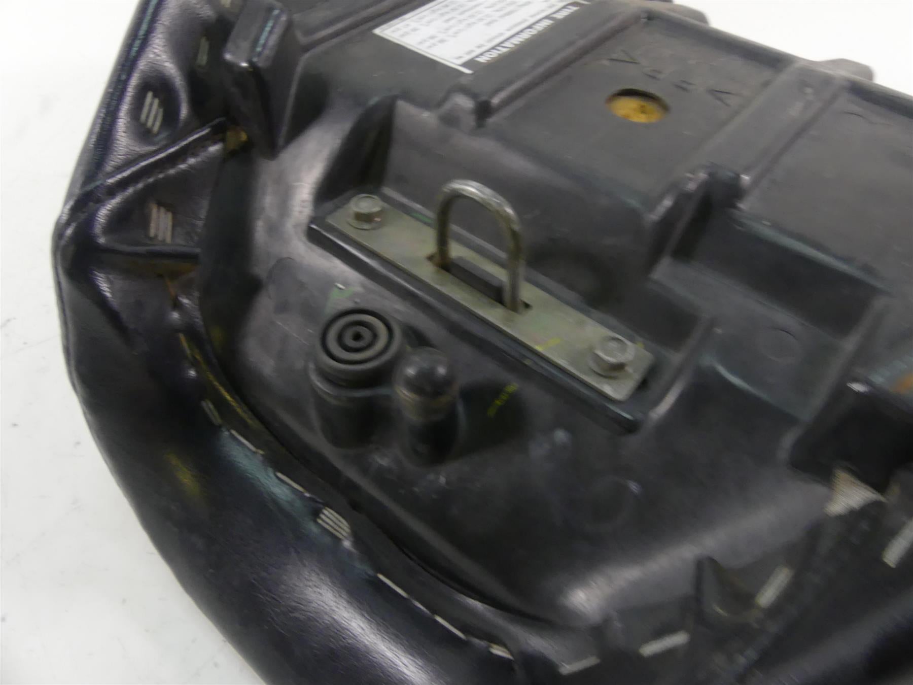 2001 Yamaha XV1600 Road Star Front Rider Driver Seat Saddle 4WM-24710-00-00 {{ shop.shopifyCountryName }} - Mototech271