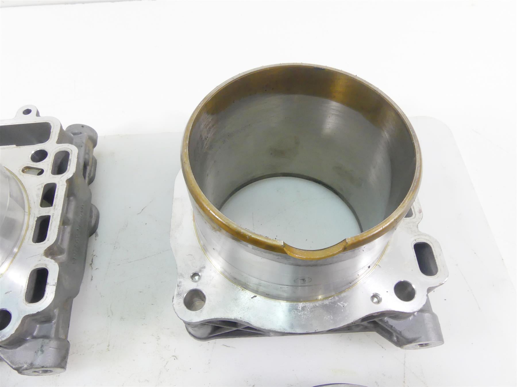 2015 KTM 1290 Adventure Cylinder Jugs Piston Set 6133003820024 {{ shop.shopifyCountryName }} - Mototech271