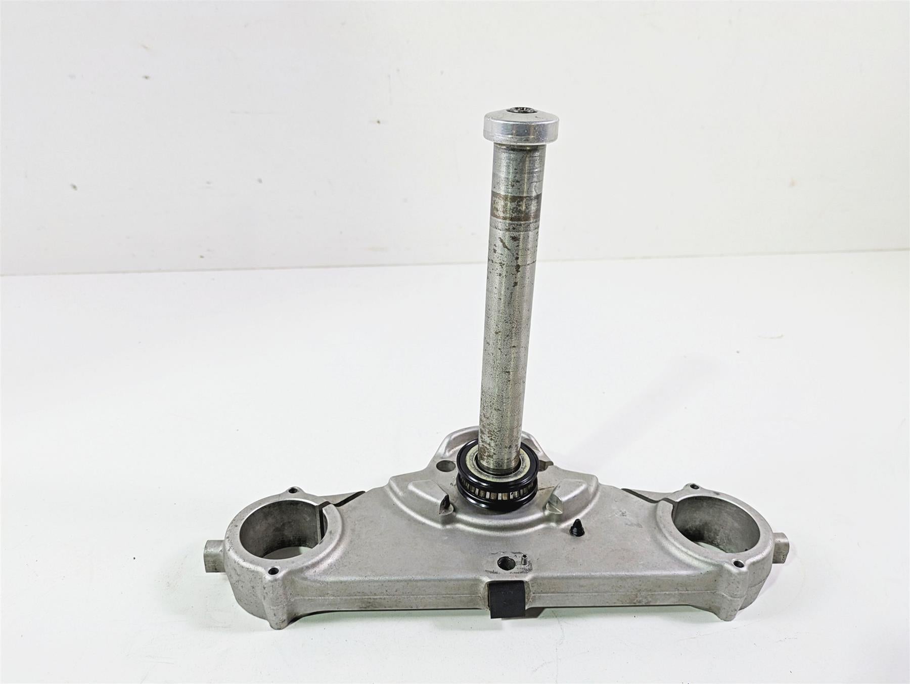 2018 Harley FLHCS Softail Heritage 115th Lower Triple Tree & Covers 45900181 {{ shop.shopifyCountryName }} - Mototech271