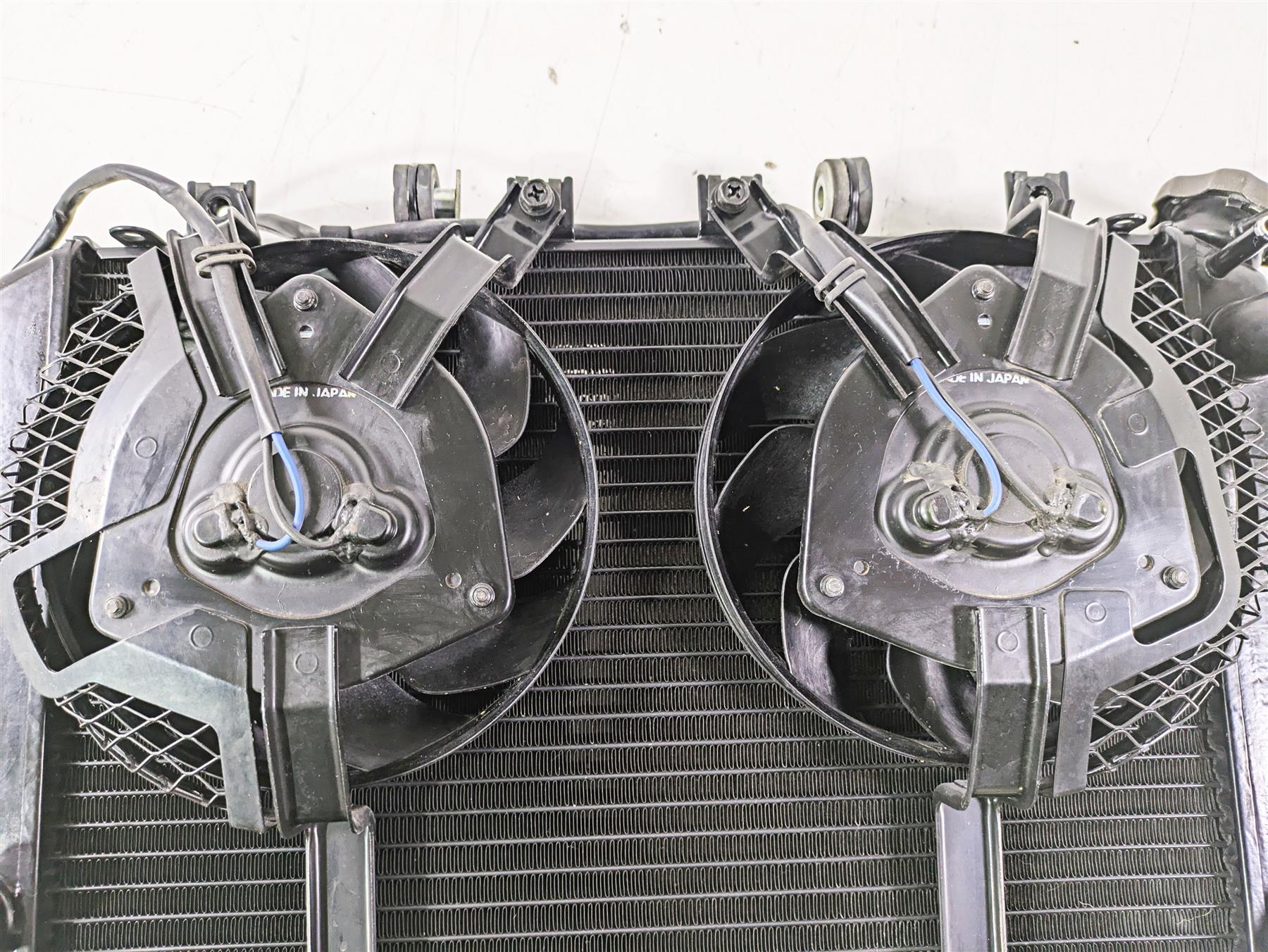 2005 Kawasaki ZX12R Ninja Radiator Fans Reservoir Hoses Set 39061-1304 {{ shop.shopifyCountryName }} - Mototech271