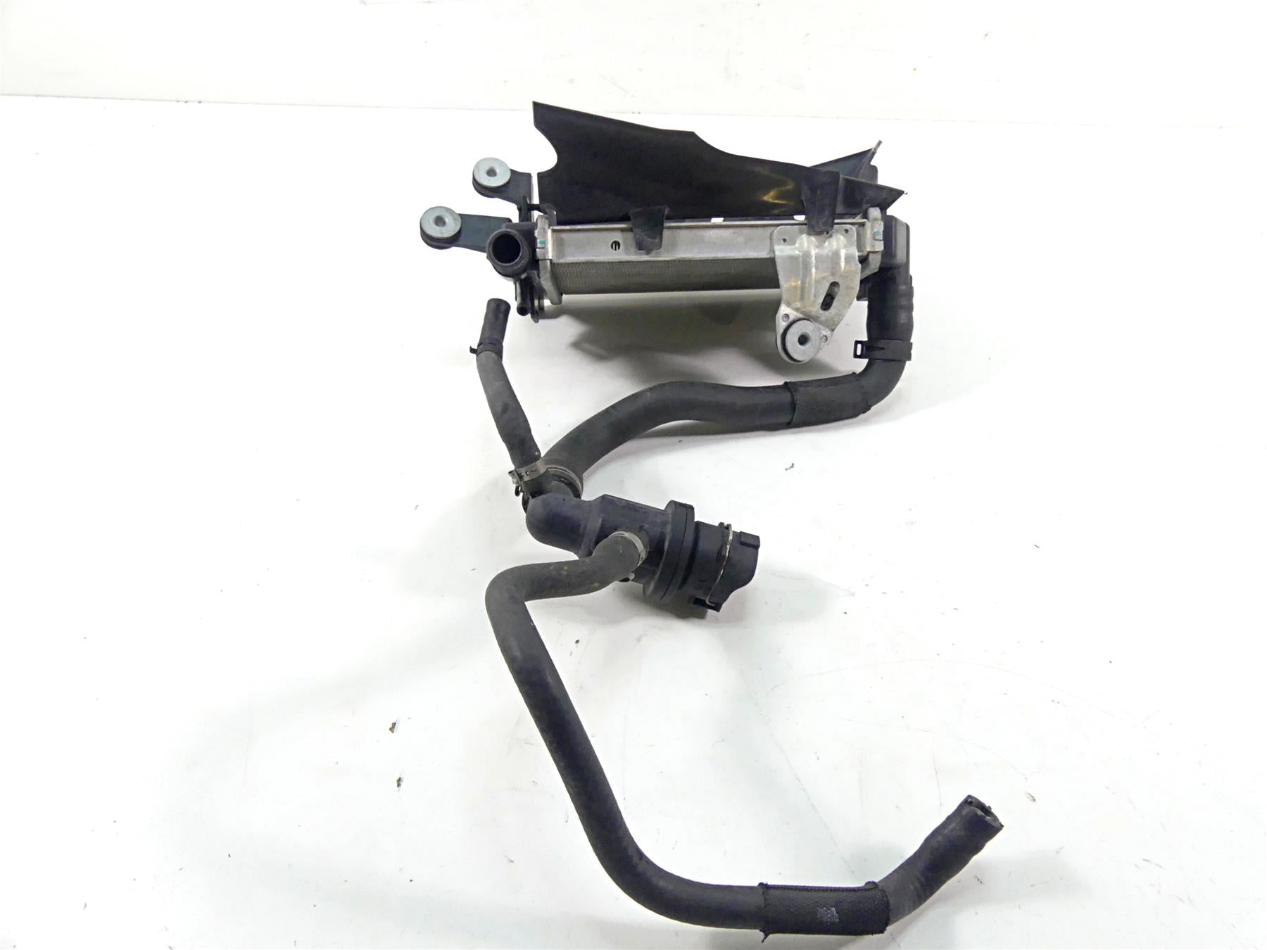 2014 BMW R1200GS K50 Left Radiator + Thermostat Fan Cover Set 17118523116 {{ shop.shopifyCountryName }} - Mototech271