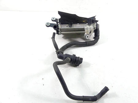2014 BMW R1200GS K50 Left Radiator + Thermostat Fan Cover Set 17118523116 {{ shop.shopifyCountryName }} - Mototech271