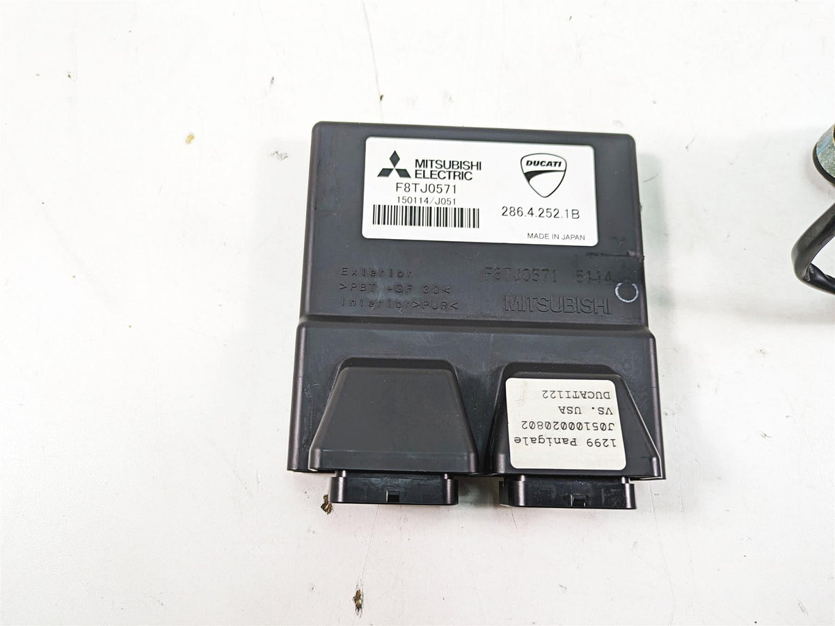 2016 Ducati Panigale 1299 S Cdi Engine Module Ignition Switch Key Set 28642521B {{ shop.shopifyCountryName }} - Mototech271