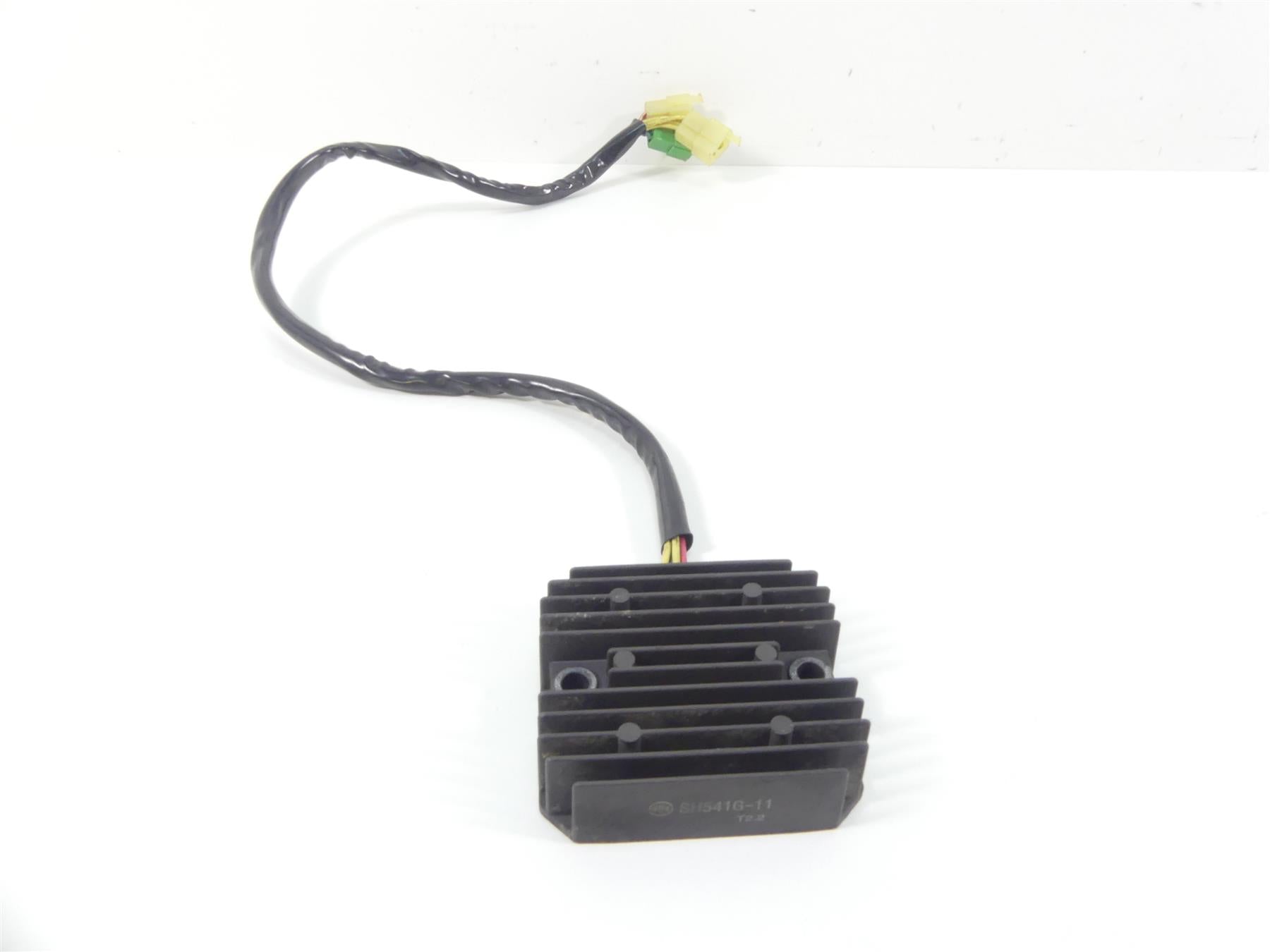 2003 Honda VT1100 C2 Shadow Sabre Rectifier Voltage Regulator 31600-MCK-A01 {{ shop.shopifyCountryName }} - Mototech271