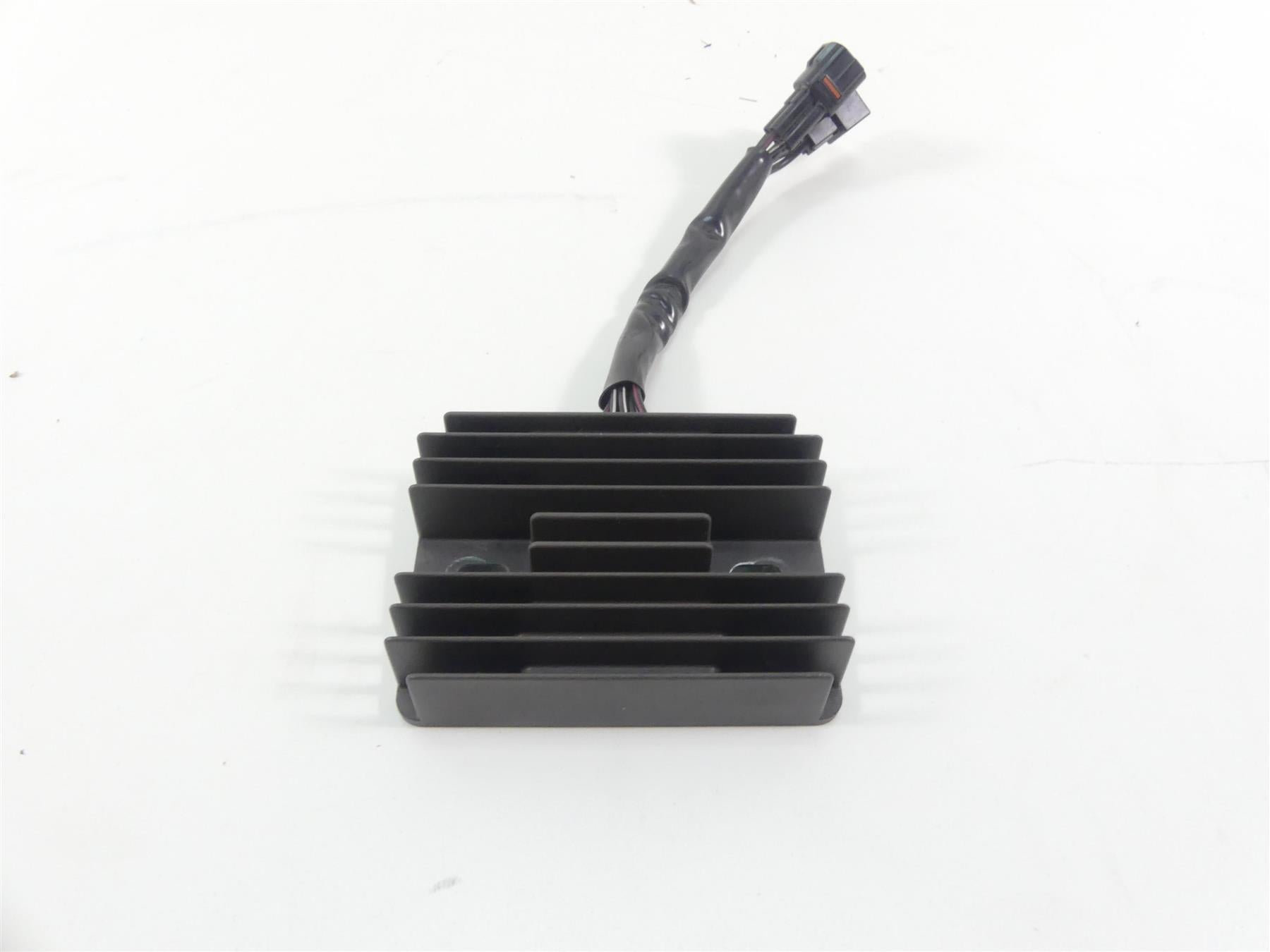 2022 Suzuki GSXR750 Rectifier Voltage Regulator 32800-47H00 SH811AA {{ shop.shopifyCountryName }} - Mototech271