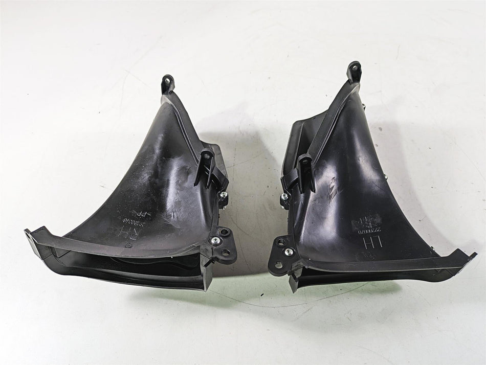 2017 Harley Touring FLTRXS Road Glide Front Air Inlet Duct Set 29200072 {{ shop.shopifyCountryName }} - Mototech271