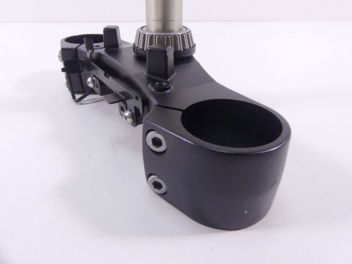 2019 Yamaha VMX17 V-Max 1700 Lower Triple Tree Steering Yoke 2CE-23340-00-00 {{ shop.shopifyCountryName }} - Mototech271