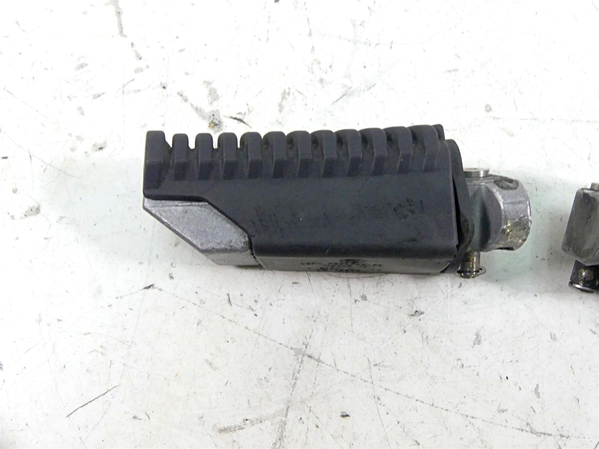 2009 BMW R1200 GS K25 Rear Footpeg Foot Rest Set 46712310403 46712310404 {{ shop.shopifyCountryName }} - Mototech271