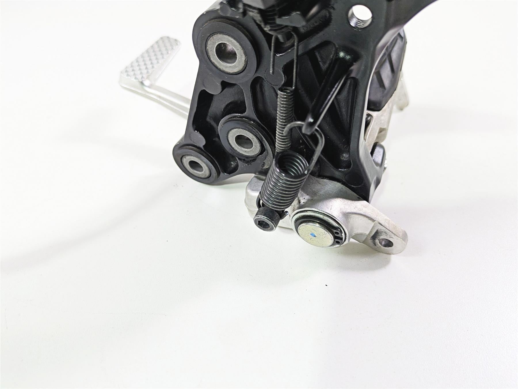 2023 Suzuki GSX1300 RR Hayabusa Right Front Footpeg & Brake Pedal 43510-10L00 {{ shop.shopifyCountryName }} - Mototech271