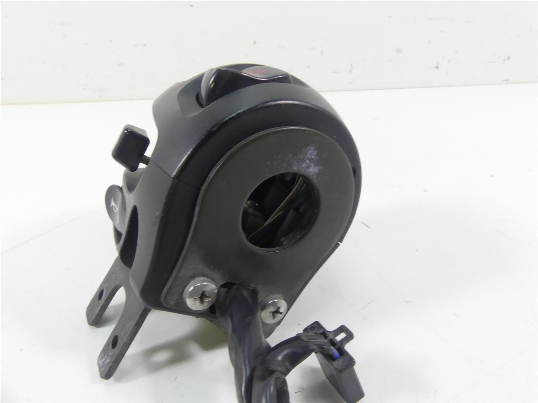 2015 Victory Cross Country Tour Left Hand Turn Signal Control Switch 4012119 {{ shop.shopifyCountryName }} - Mototech271