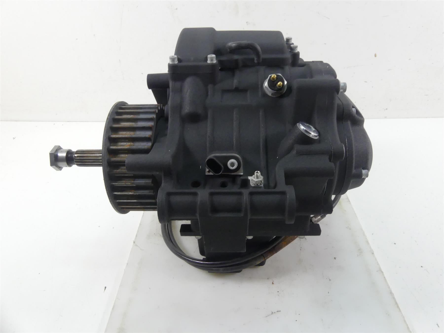 2010 Harley FXDWG Dyna Wide Glide Transmission Gear Box 6 Speed 2K Only 33083-10 {{ shop.shopifyCountryName }} - Mototech271