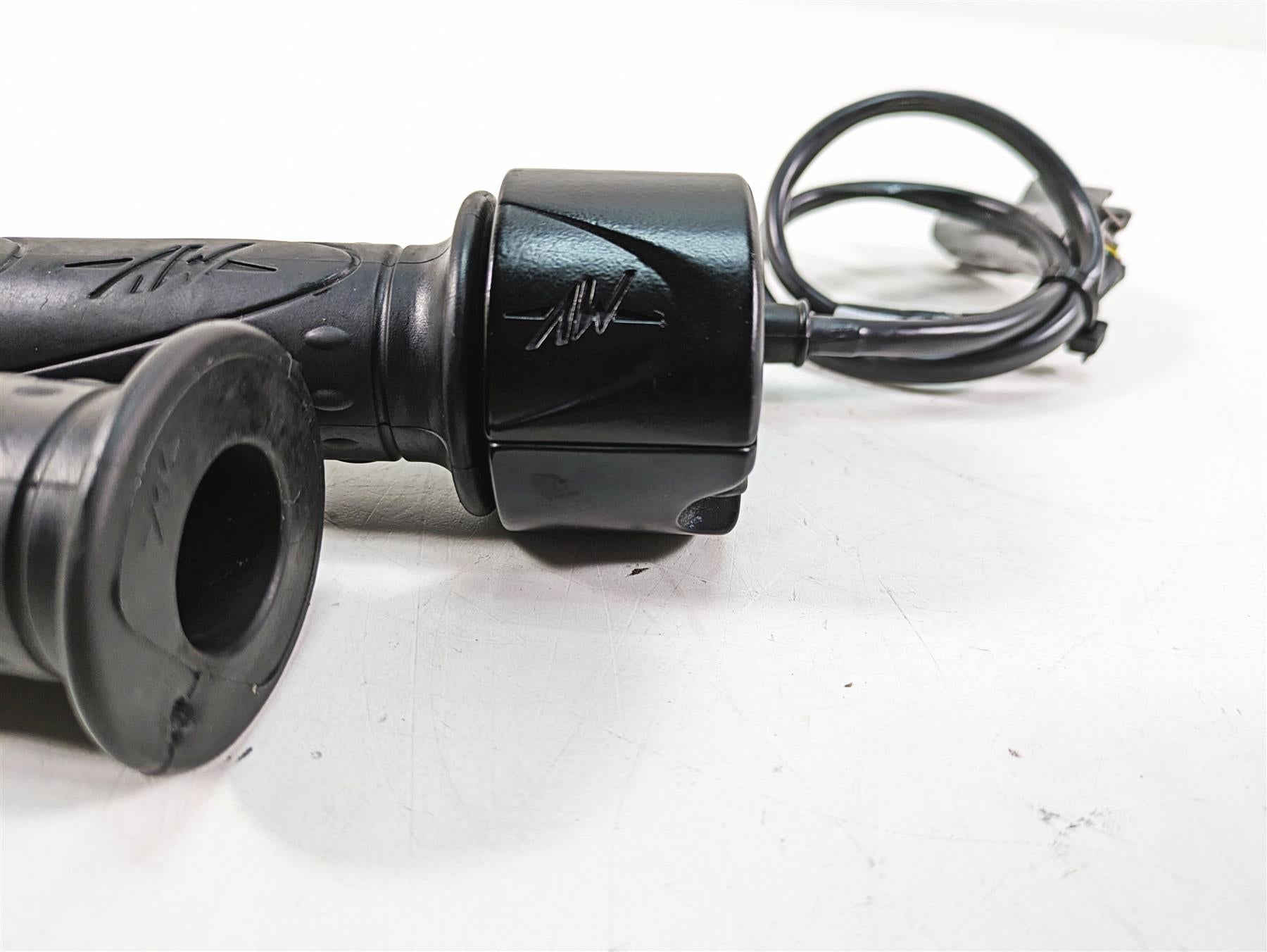 2017 Mv Agusta Dragster 800 Ride Fly By Wire Throttle Hand Grip 8A00B5444 {{ shop.shopifyCountryName }} - Mototech271