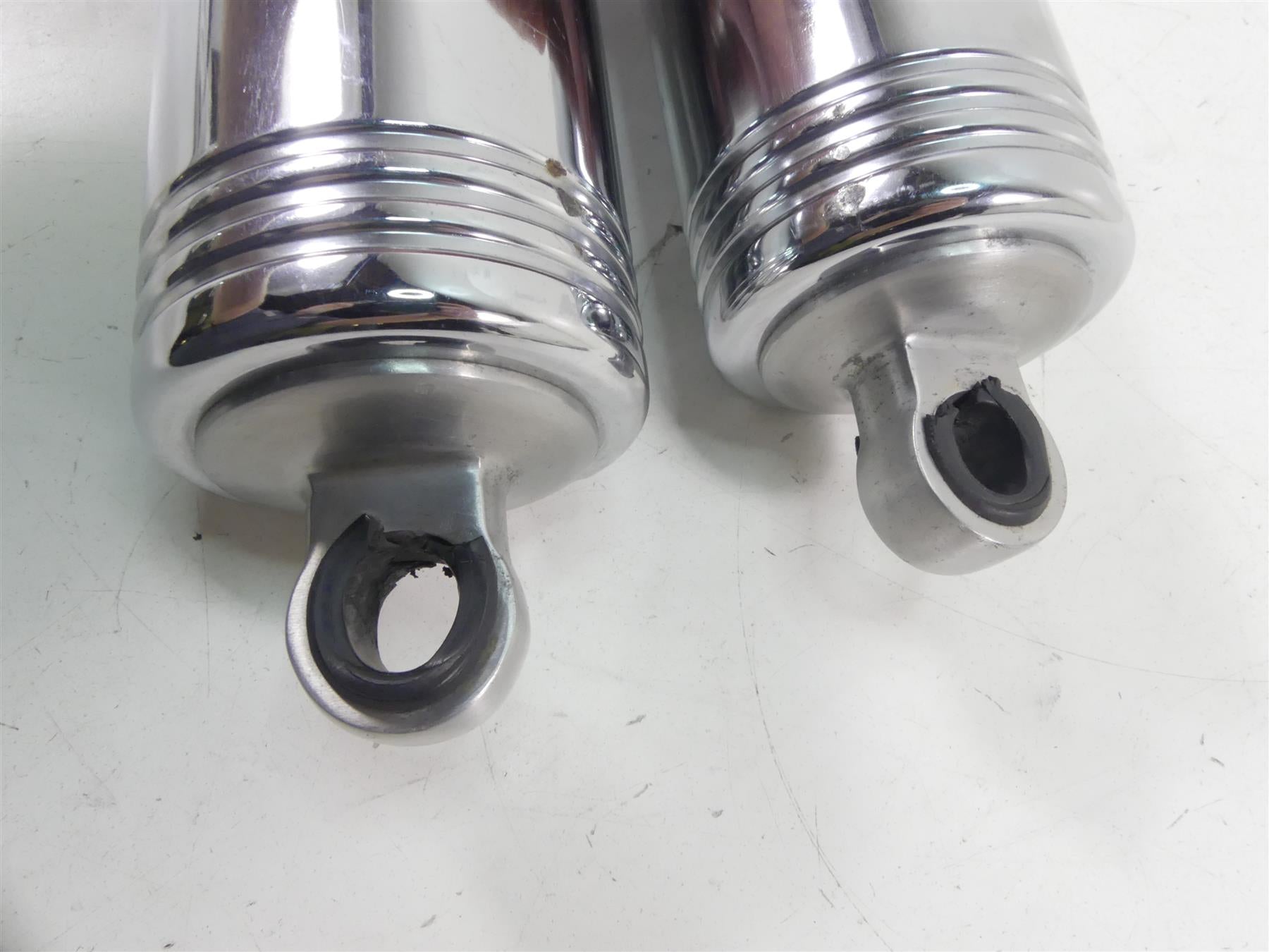 2005 Honda V-Twin VTX1800 S3 Rear Showa Shock Damper Set 52500-MCV-R11 {{ shop.shopifyCountryName }} - Mototech271