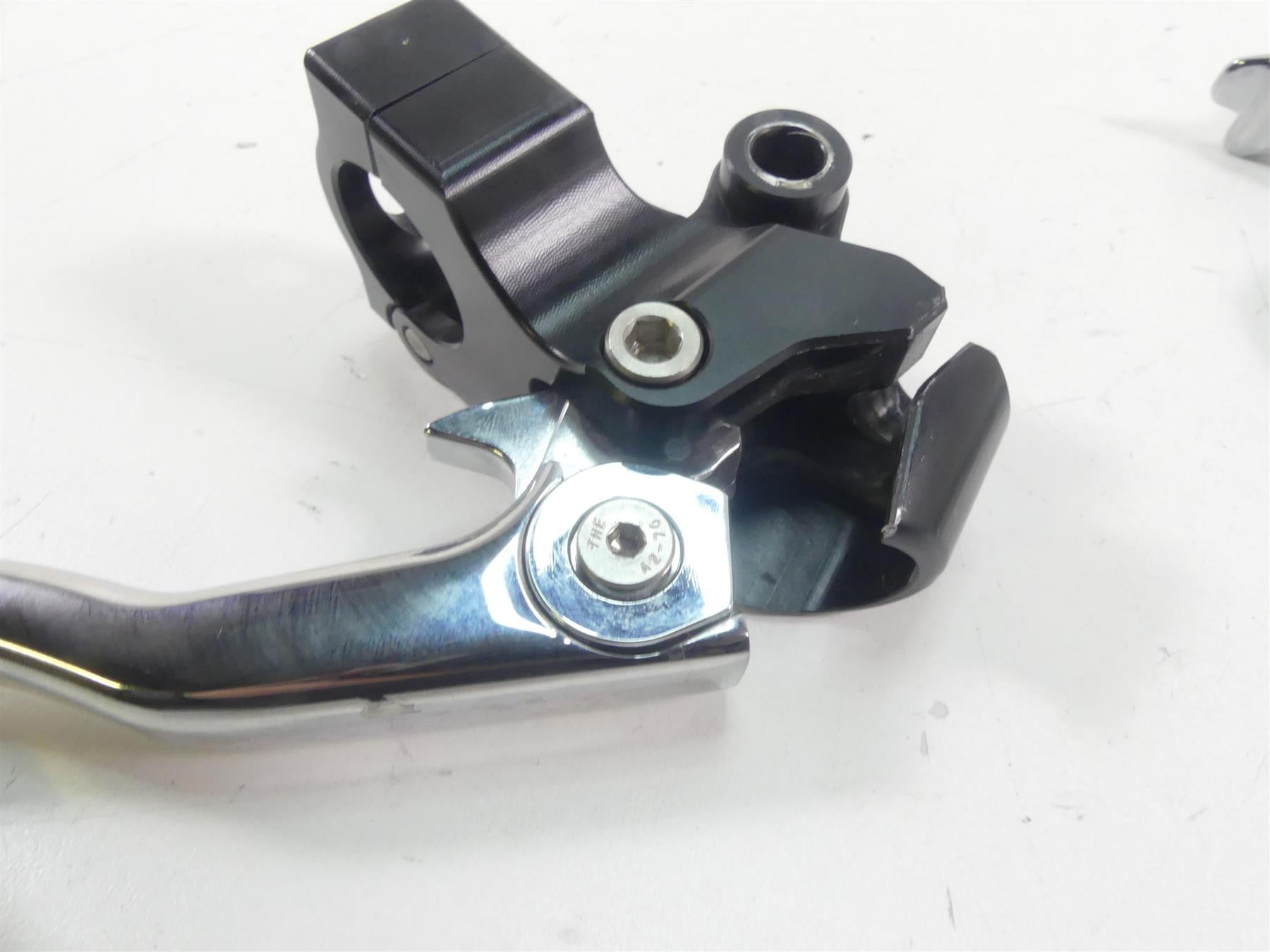 2005 Harley Dyna FXDLI Low Rider VF One Finger Easy Pull Clutch Perch & Lever {{ shop.shopifyCountryName }} - Mototech271