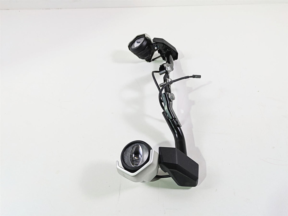 2024 Triumph Tiger 900 GT Fog Lights & Mounting Rail Set T2708708 T2708722 {{ shop.shopifyCountryName }} - Mototech271