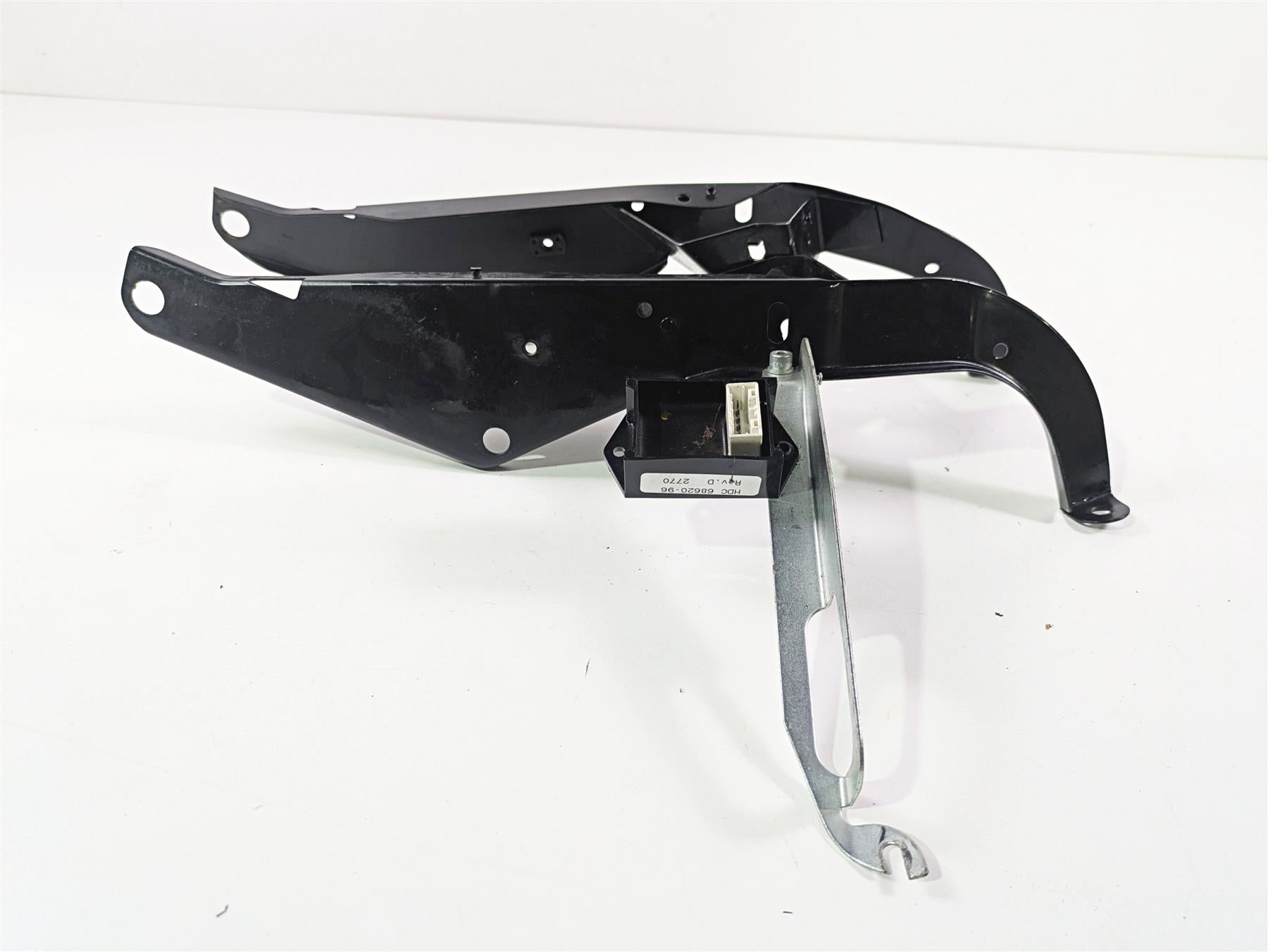 2001 Harley Touring FLHX Street Glide Front Fairing Mount Set - Read 58478-96 {{ shop.shopifyCountryName }} - Mototech271