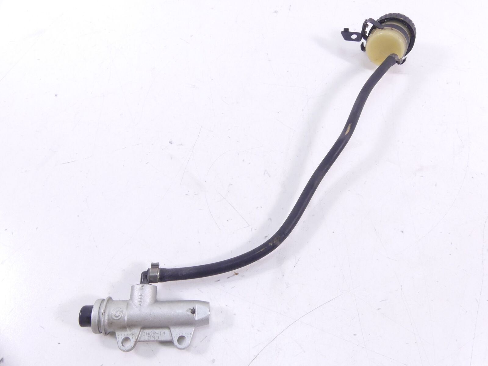 2012 BMW R1200GS K25 Rear Brake Master Cylinder 14mm 34317699574 {{ shop.shopifyCountryName }} - Mototech271