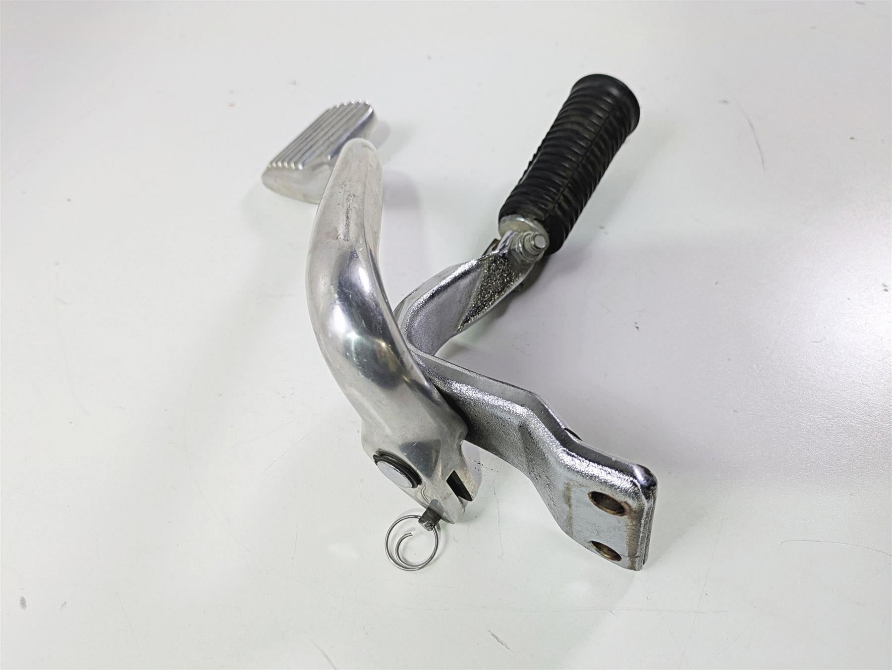 2010 Harley Dyna FXDB Street Bob Front Right Foot Peg & Brake Pedal Set 50666-07 {{ shop.shopifyCountryName }} - Mototech271