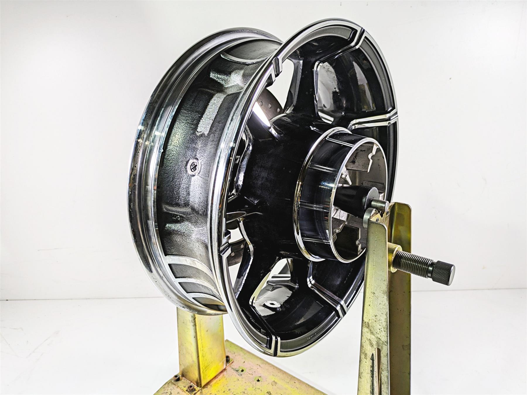2017 Harley Touring FLHTKSE CVO E-Glide 16x5 Rear Wheel 7-Spk Slicer 40900458 {{ shop.shopifyCountryName }} - Mototech271