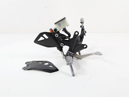 2022 Kawasaki ZX10R ZX1000 Ninja Right Foot Peg & Brake Pedal Master 35063-1522 {{ shop.shopifyCountryName }} - Mototech271