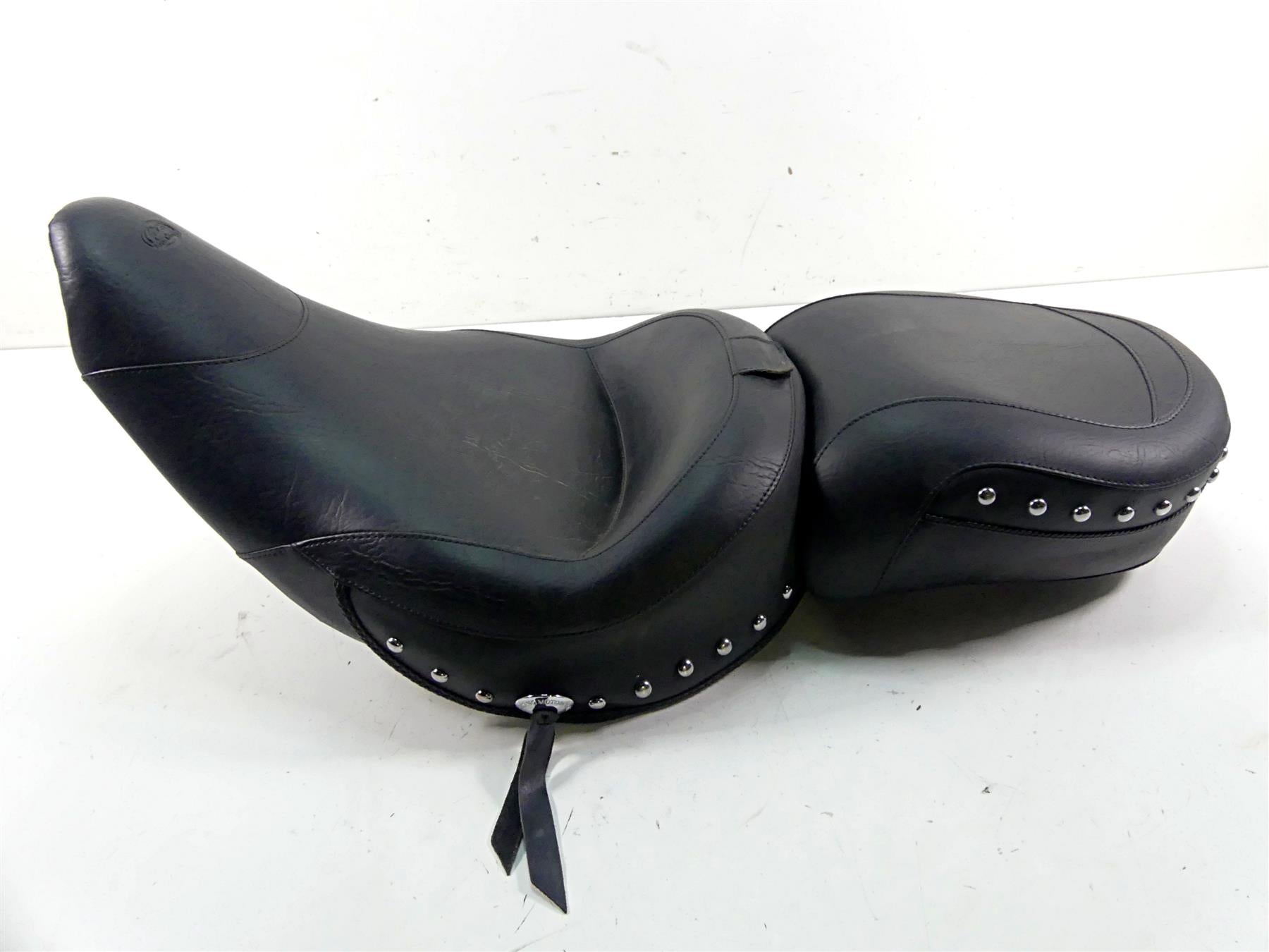 2019 Indian Chieftain Classic Mustang Wide Touring Rider & Passenger Seat 79762 {{ shop.shopifyCountryName }} - Mototech271