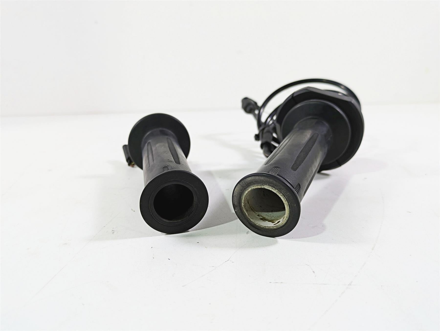 2012 BMW R1200R K27 Left Right Heated Hand Grip Set 61317727067 61317695470 {{ shop.shopifyCountryName }} - Mototech271