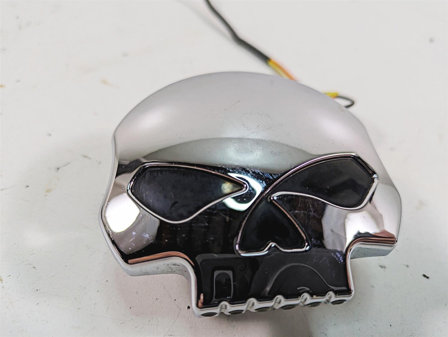2009 Harley Softail FLSTSB Cross Bones Skull Fuel Gas Level Gauge Cap 75098-08A {{ shop.shopifyCountryName }} - Mototech271