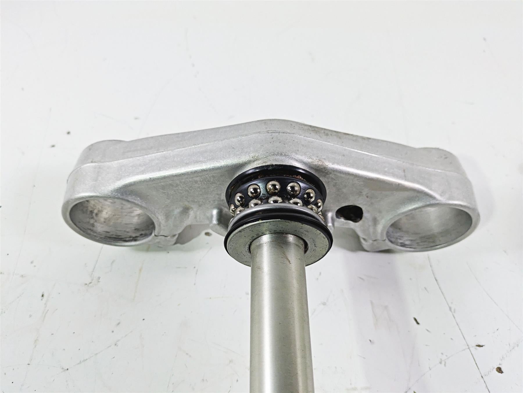 2012 Triumph Daytona 675 Upper Lower Triple Tree Set T2044130 T2049170 {{ shop.shopifyCountryName }} - Mototech271