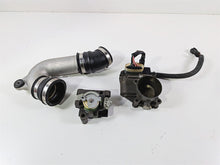 Load image into Gallery viewer, 2009 Yamaha Waverunner FX1800 Cruiser Throttle Body Set 6S5-13750-00-00
