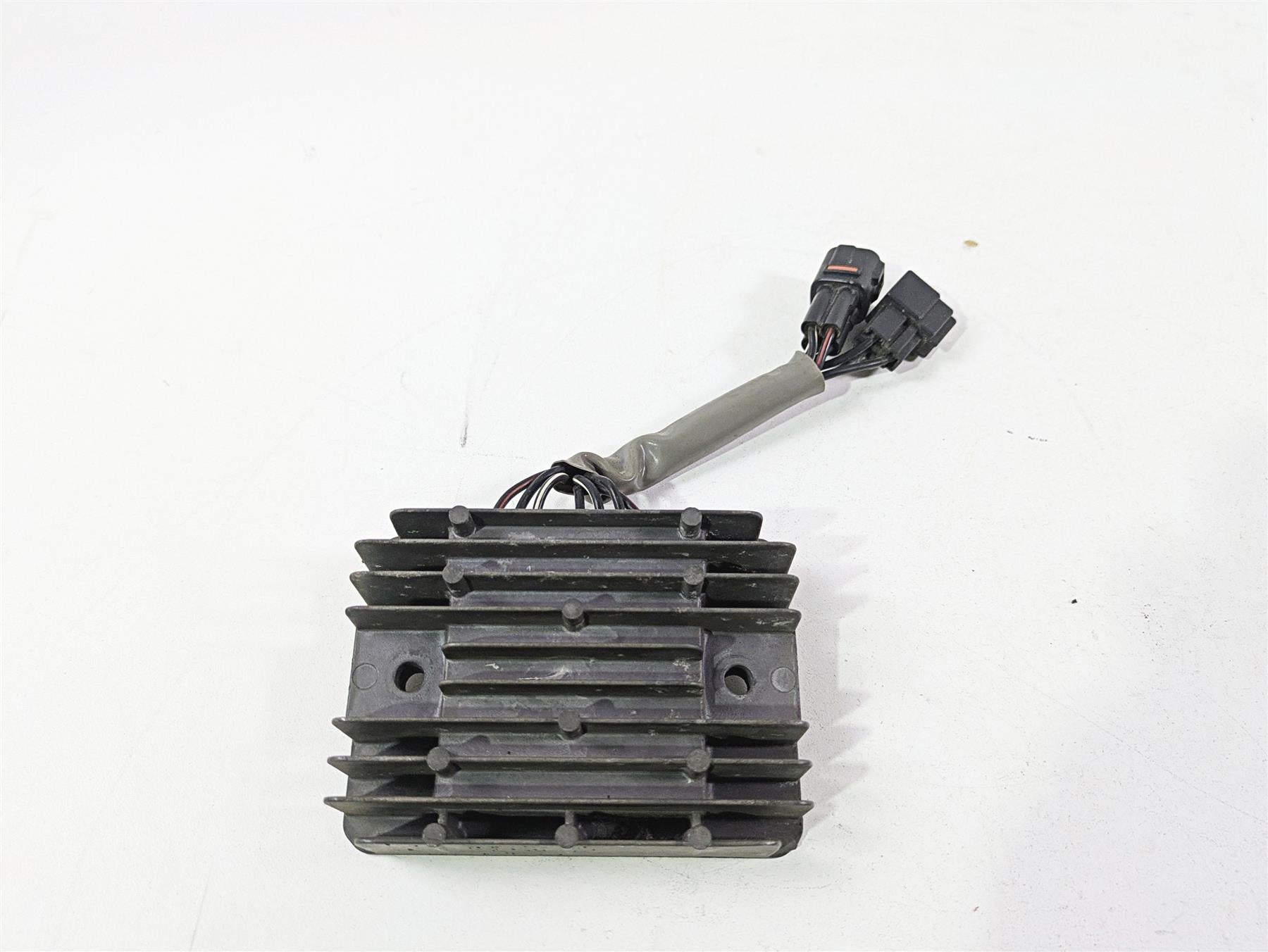 2006 Suzuki GSXR1000 K6 Voltage Regulator Rectifier 32800-41G00 32800-47H00 {{ shop.shopifyCountryName }} - Mototech271