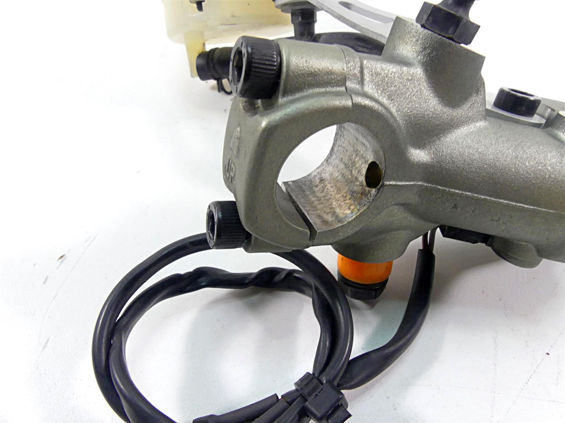 2012 Ducati Panigale 1199S Brembo Radial Front Brake Master Cylinder 62440761B {{ shop.shopifyCountryName }} - Mototech271