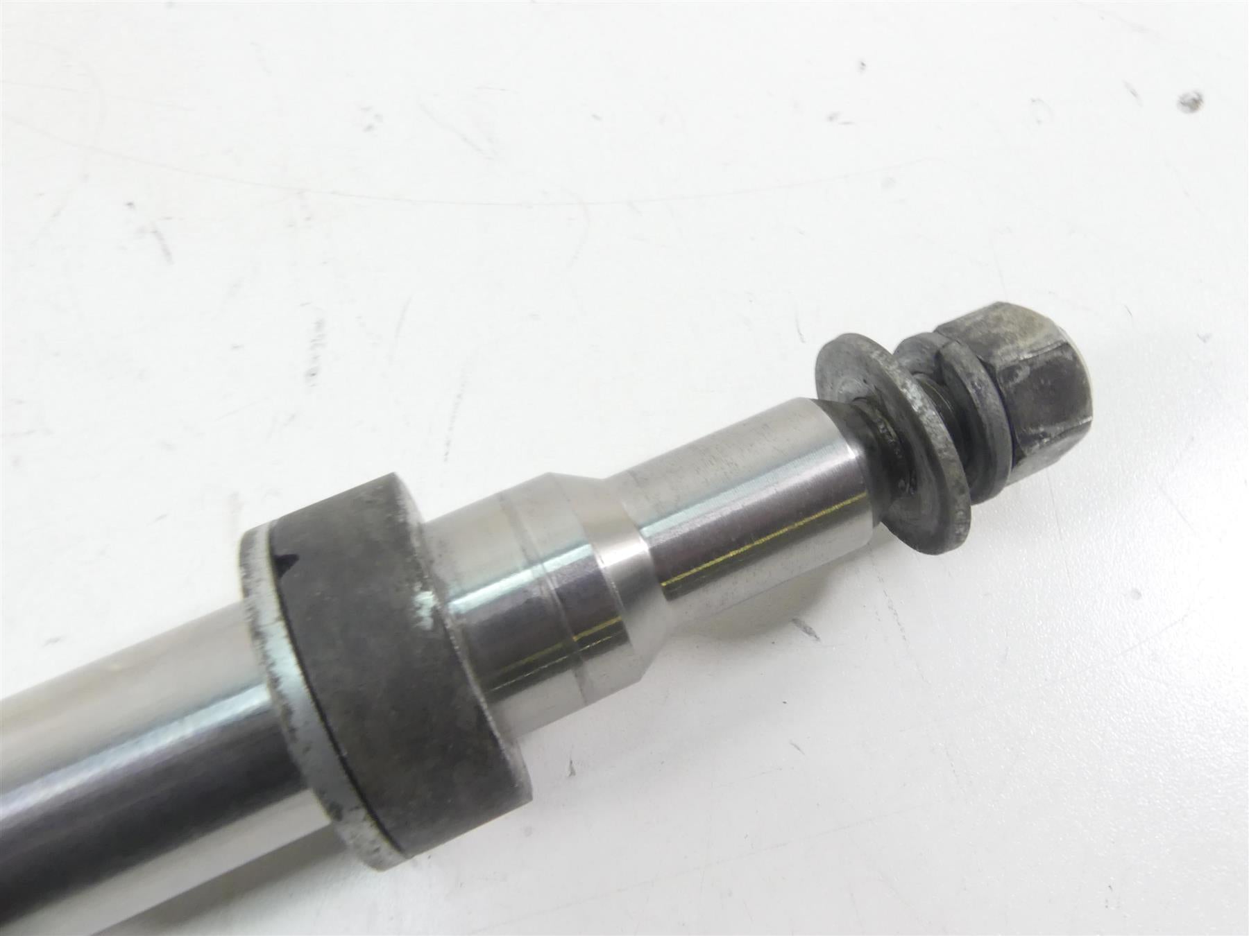 2005 Harley Dyna FXDLI Low Rider Front Axle Wheel Spindle 1" 43758-04 {{ shop.shopifyCountryName }} - Mototech271