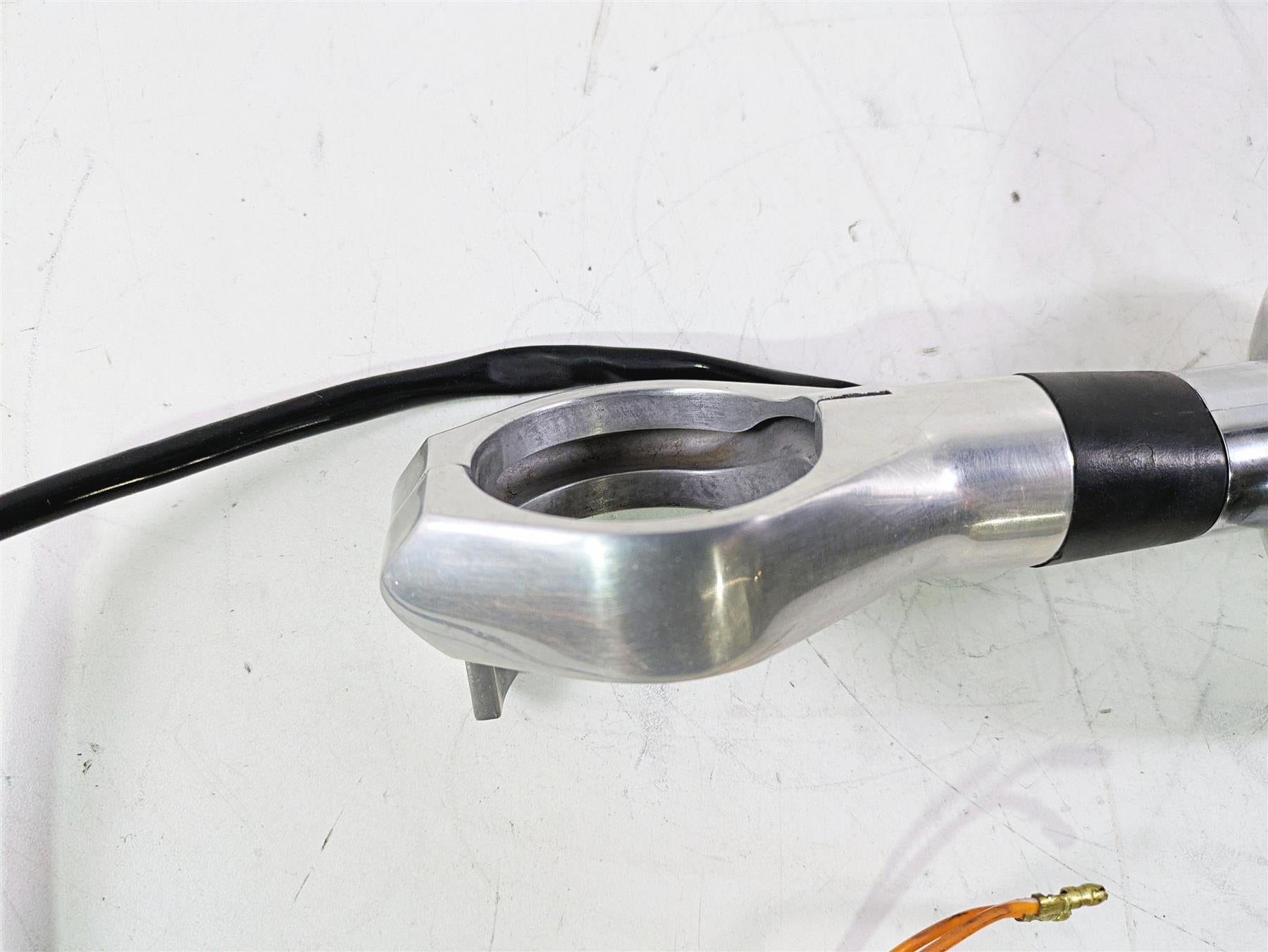 2002 Honda V-Twin VTX1800 C Front Left Blinker & Clamp 33450-MBH-673 {{ shop.shopifyCountryName }} - Mototech271