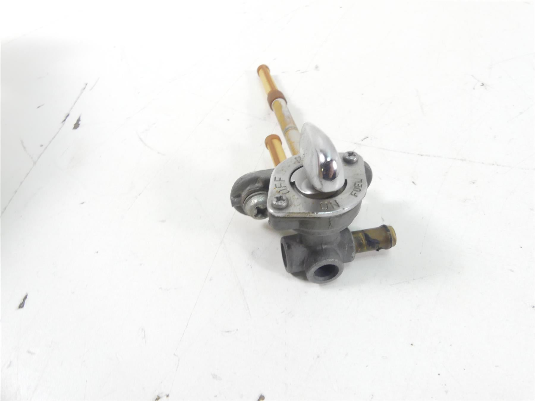 2001 Yamaha XV1600 Road Star Fuel Gas Petrol Valve Petcock 4WM-24500-00-00 {{ shop.shopifyCountryName }} - Mototech271